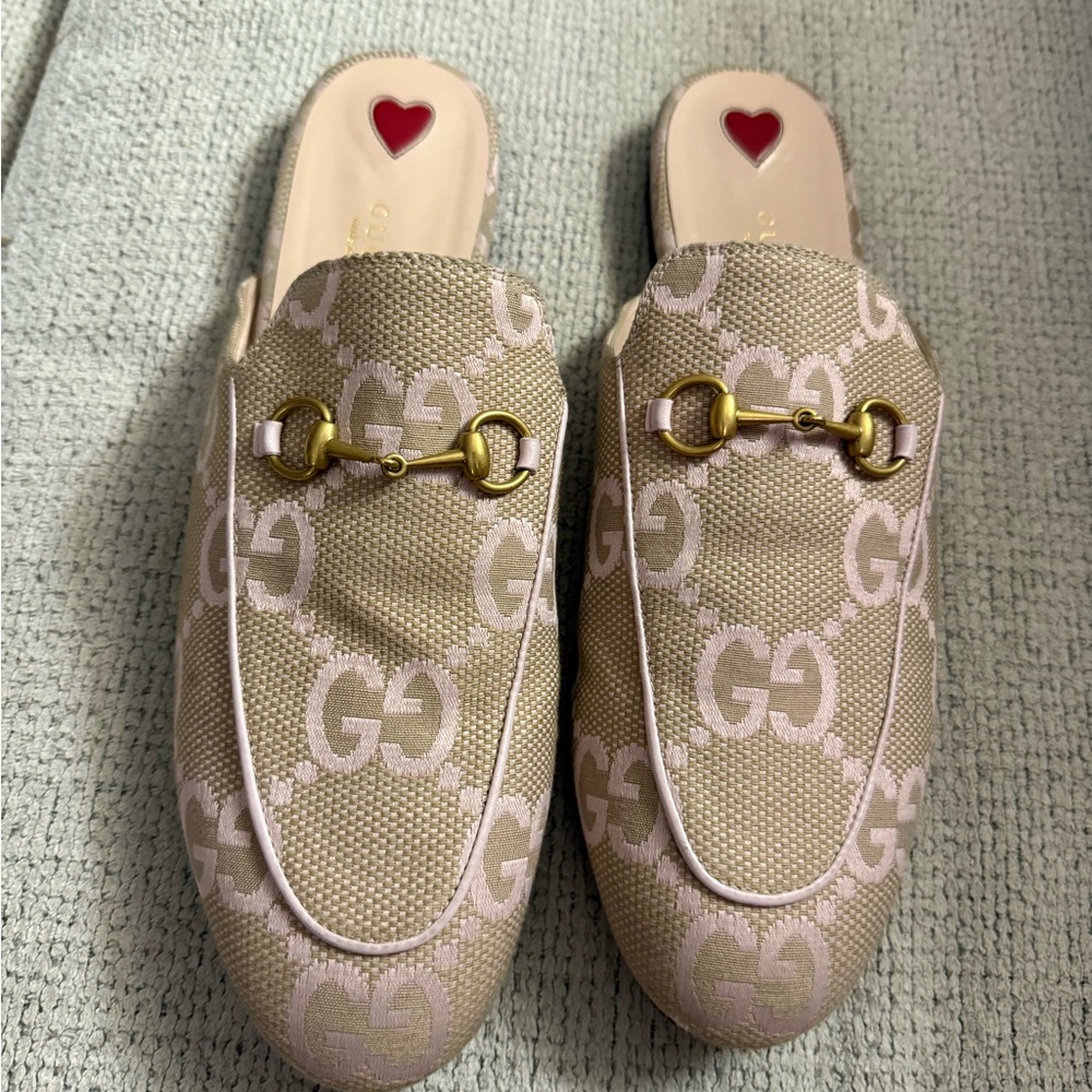 gucci canvas princetown mules
Size 42 (US 10)